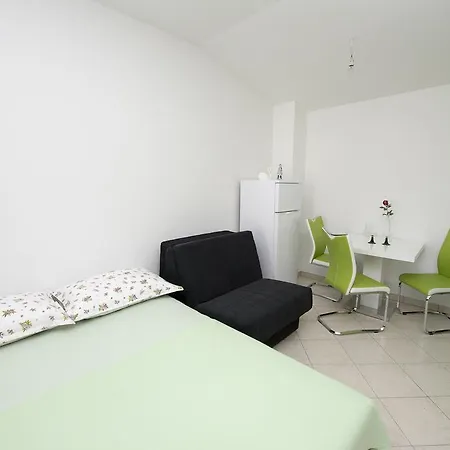 Studio Tesija Apartment