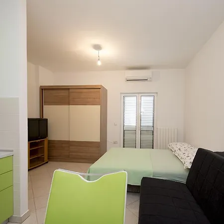 Studio Tesija Apartment