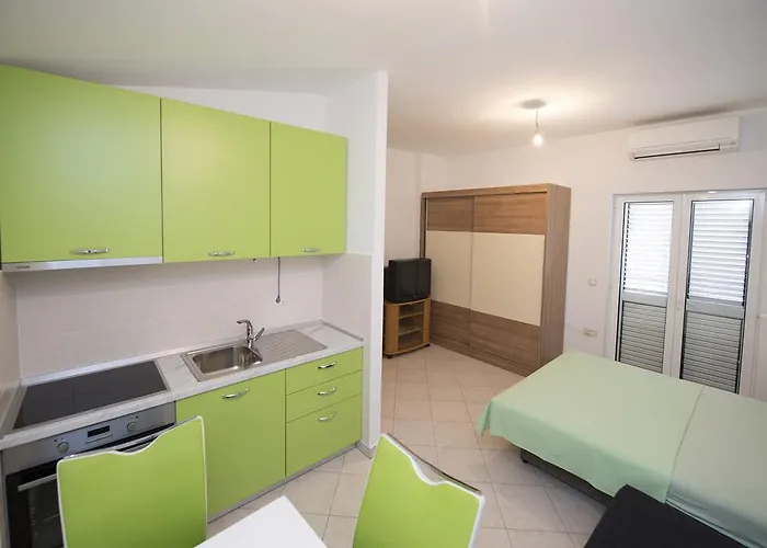 Tesija Διαμέρισμα *